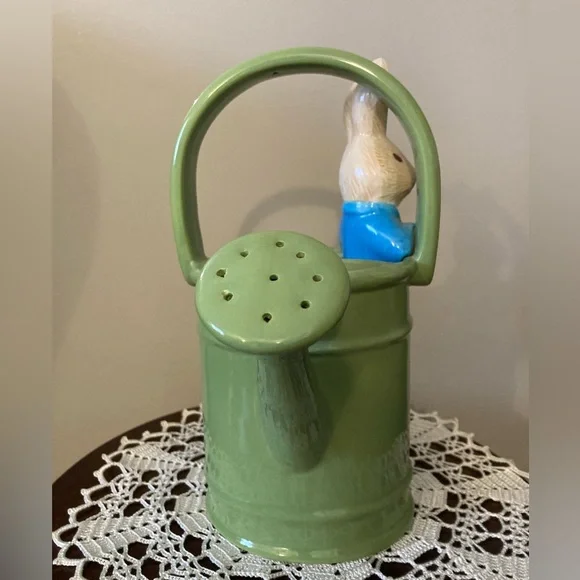 Peter Rabbit Ceramic Watering Can Planter - Picture 5 of 7